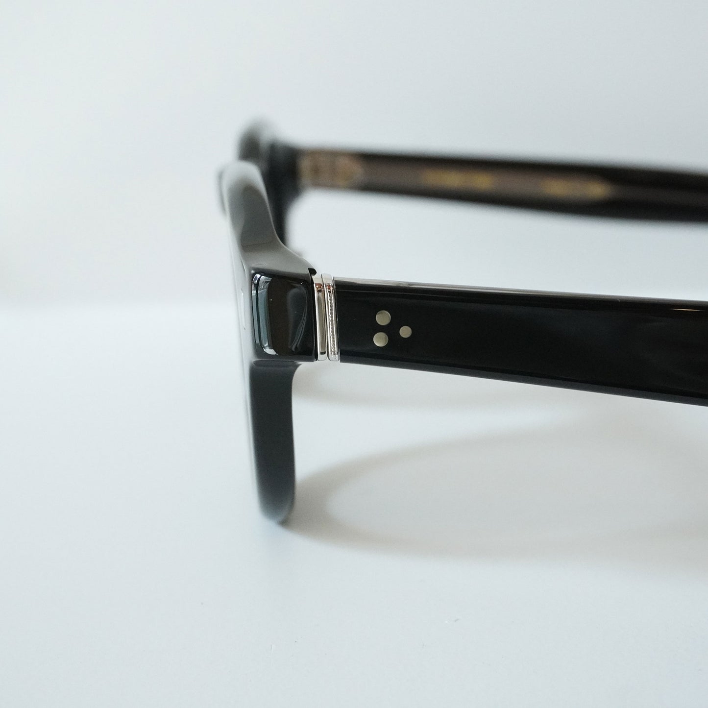 338 47 (100 - BLACK)
