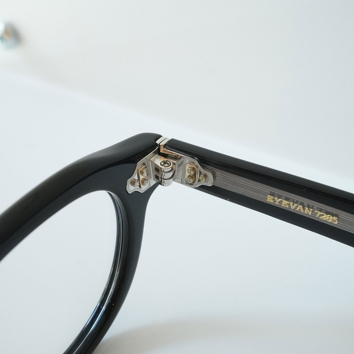 340 46 (100 - BLACK)