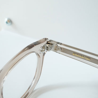 340 43 (340 - CLEAR LIGHT BROWN)