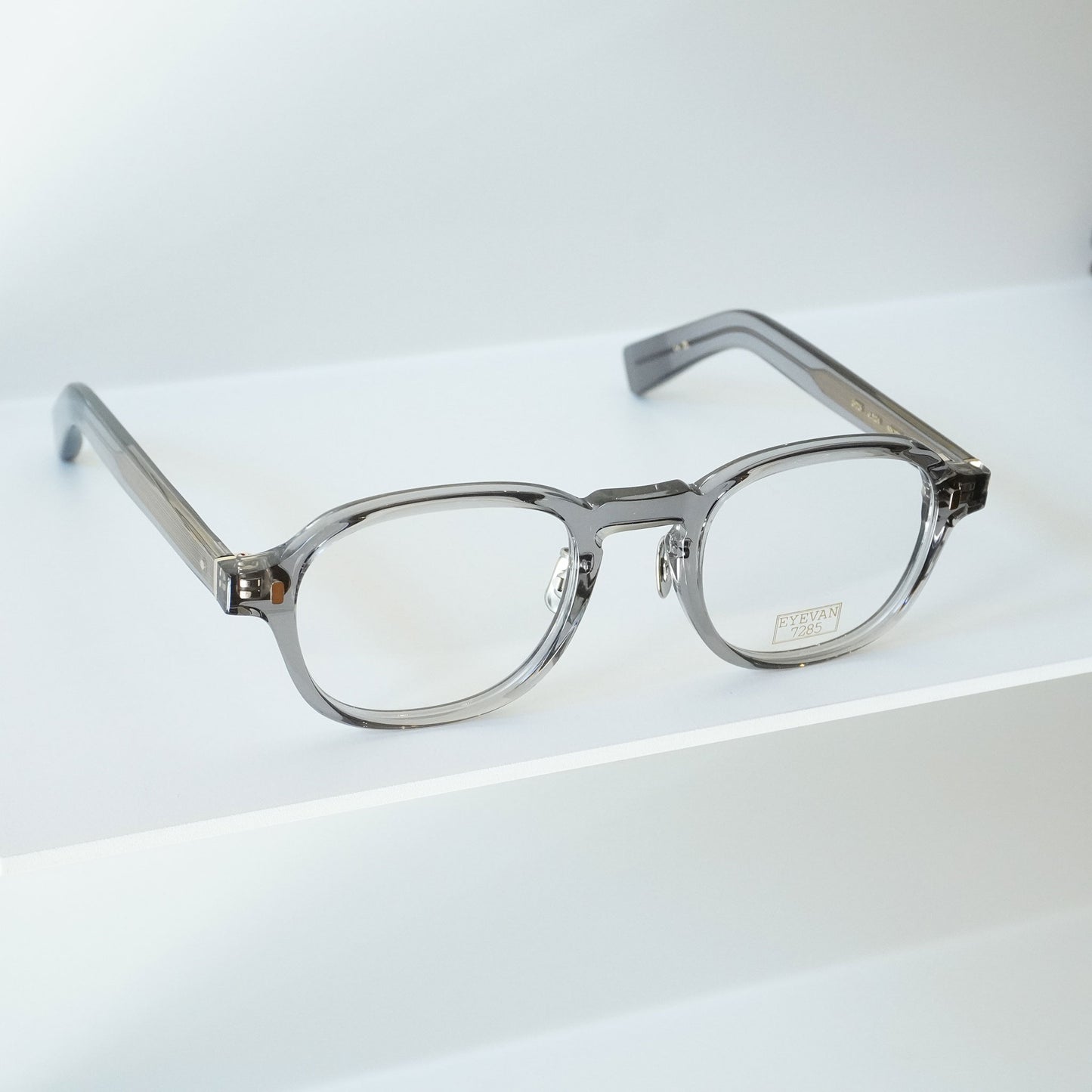 373 (124 - LIGHT CLEAR GREY)