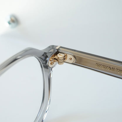 373 (124 - LIGHT CLEAR GREY)