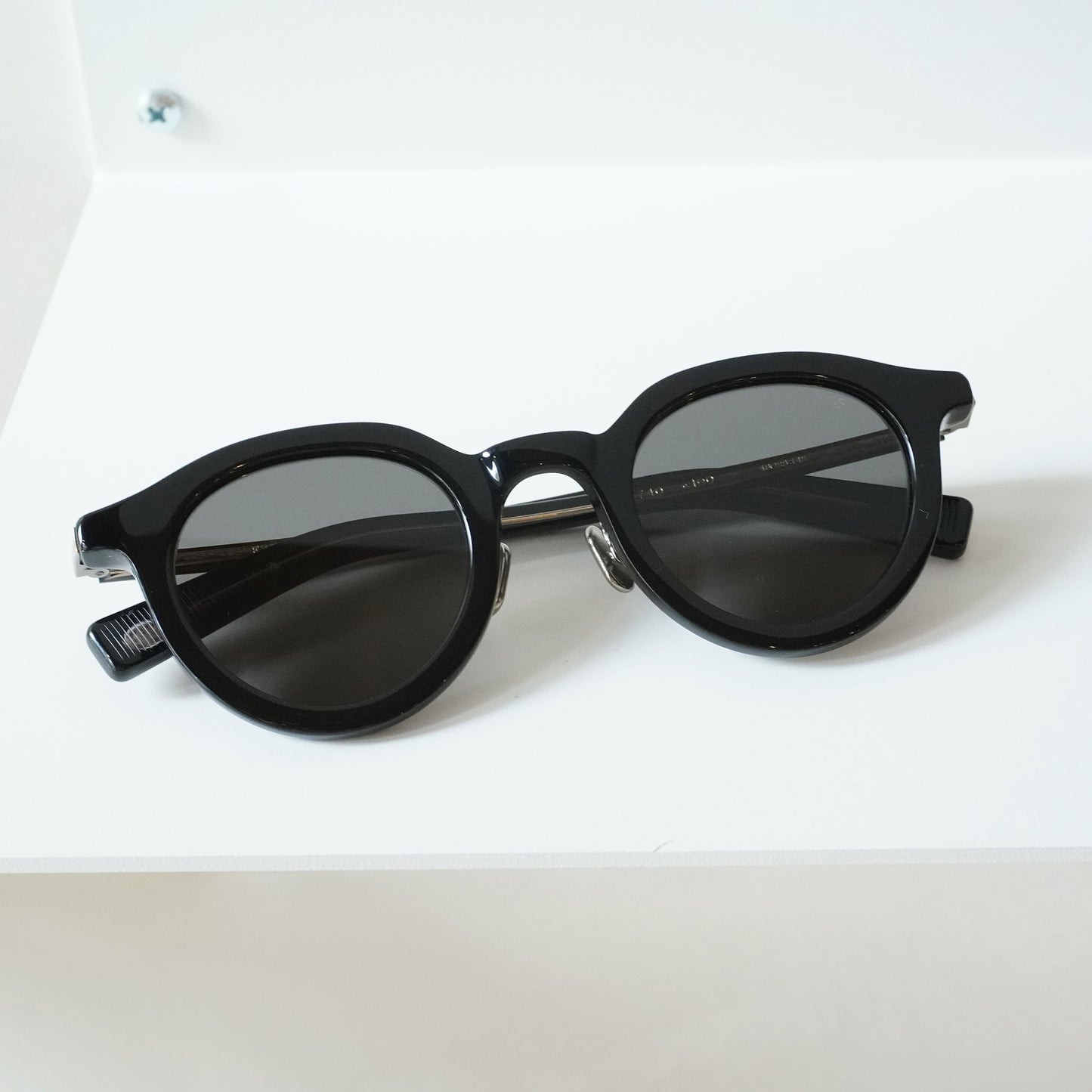 740 (100 - BLACK)