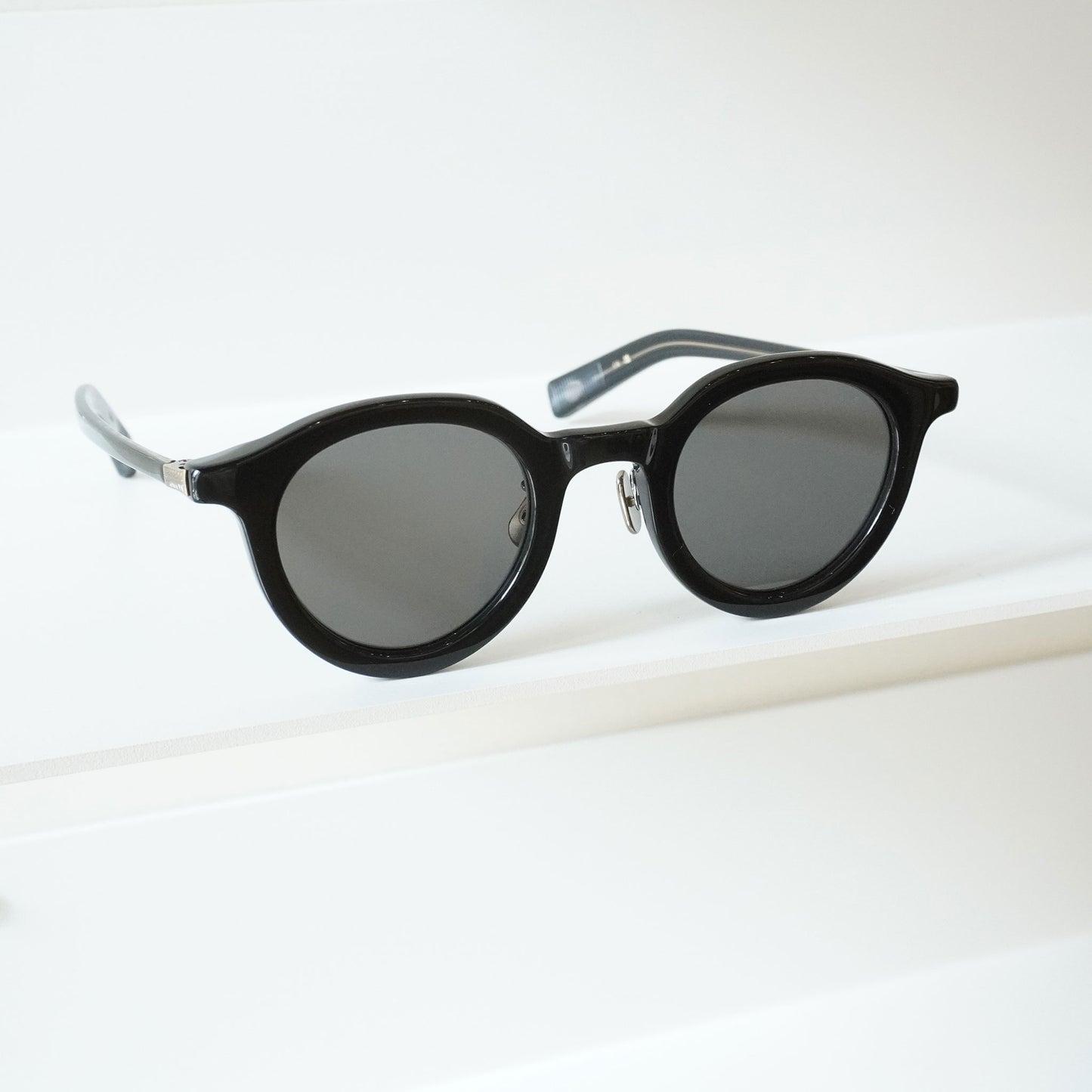 740 (100 - BLACK)