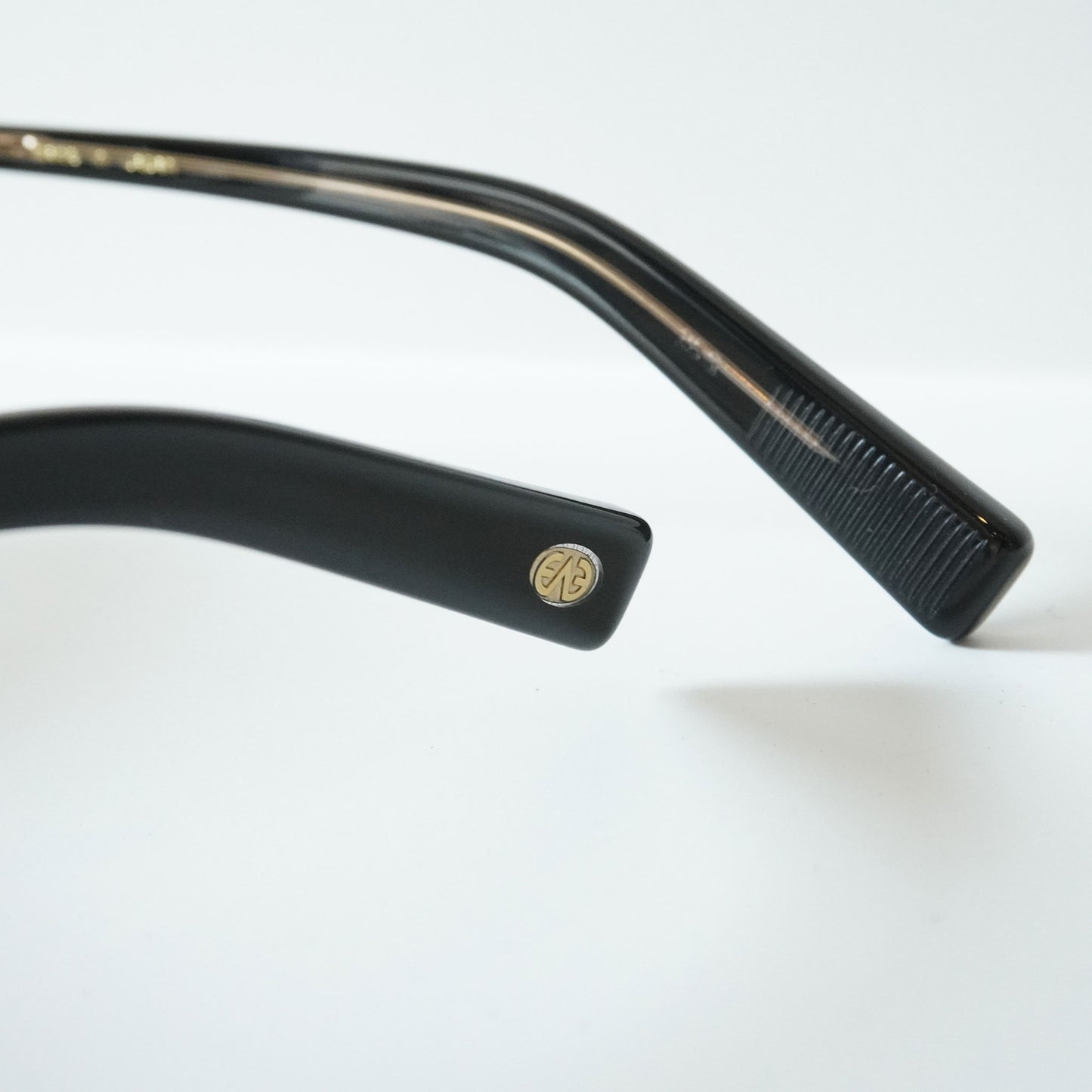 740 (100 - BLACK)
