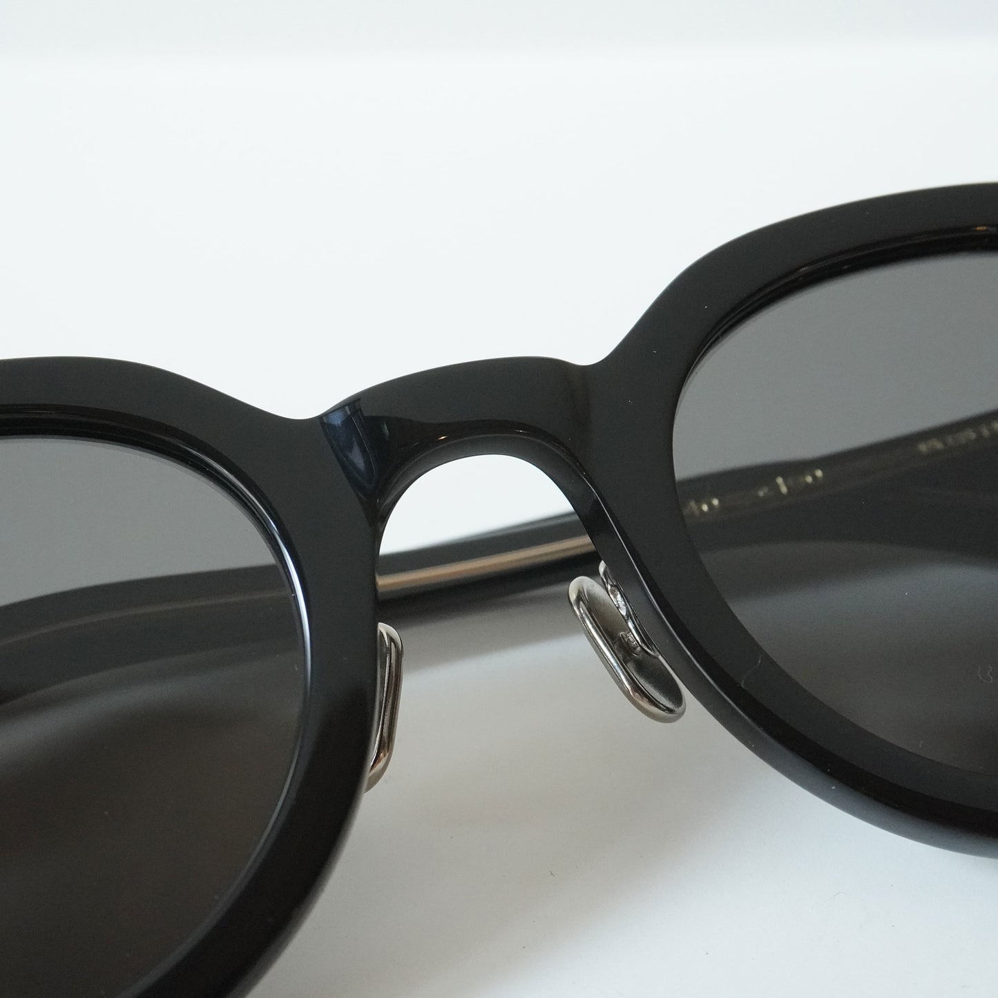 740 (100 - BLACK)