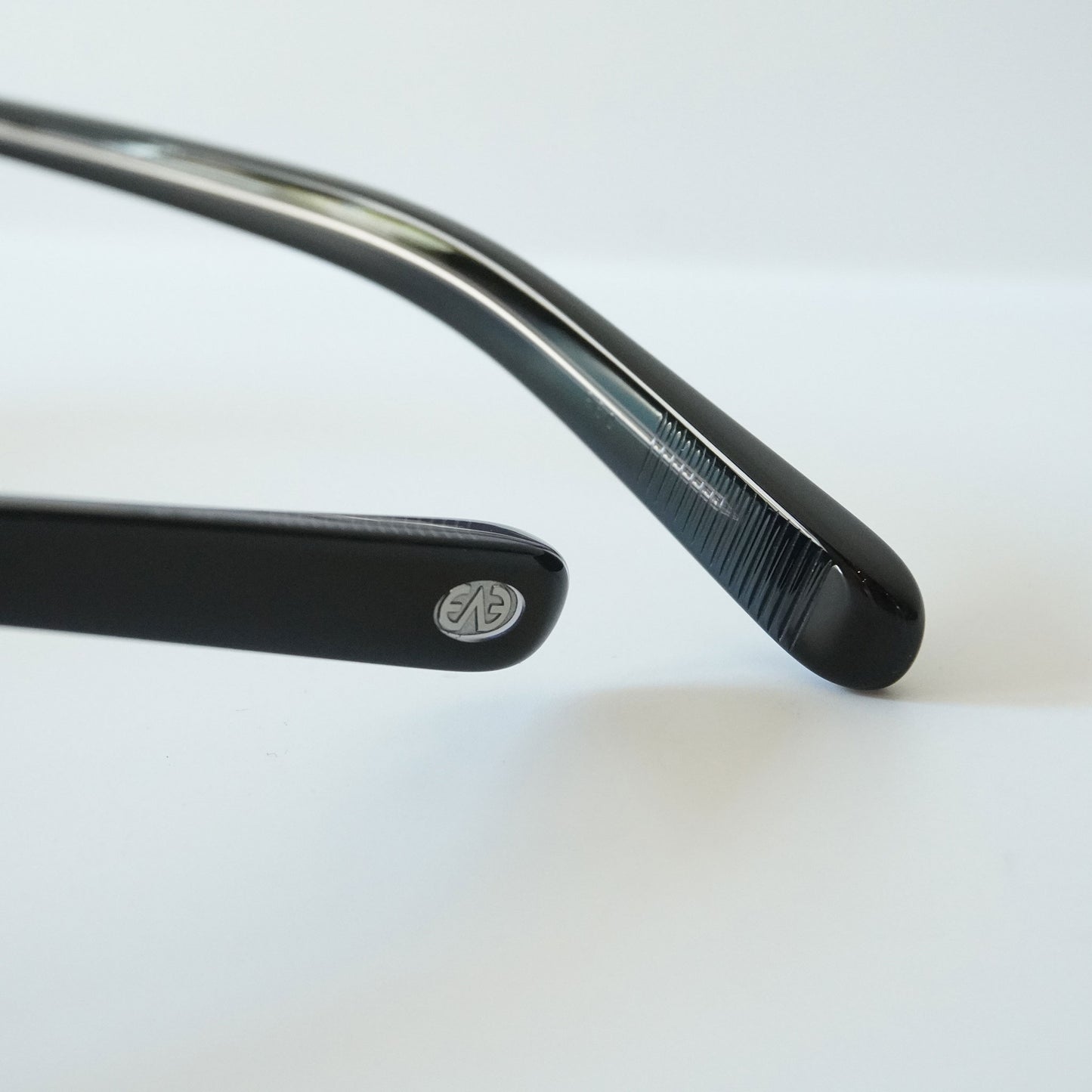 770 48 (100 - BLACK)