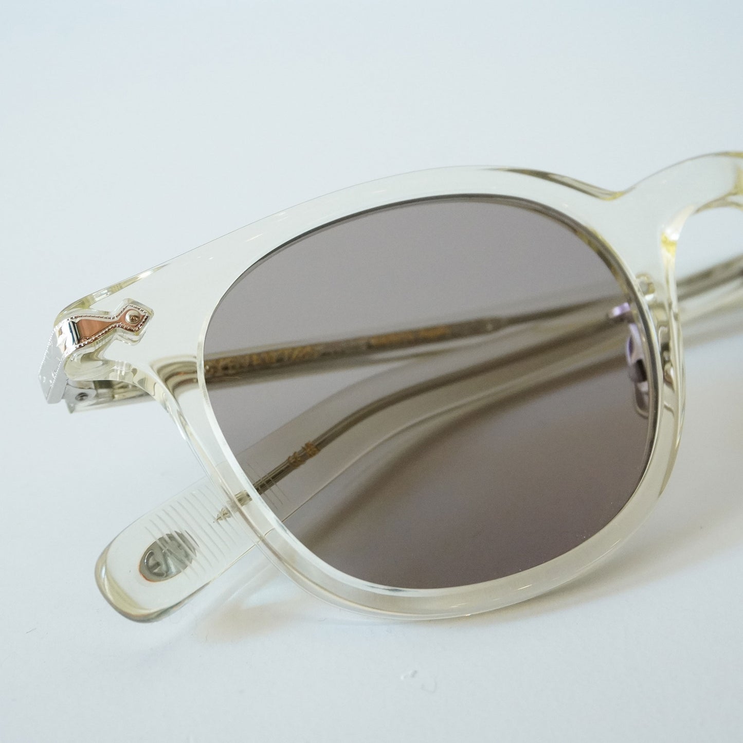 770 46 (307 - BEIGE CLEAR)
