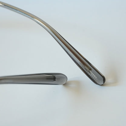 320R (124 - LIGHT CLEAR GREY)