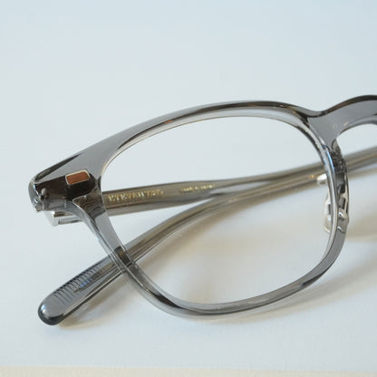 320R (124 - LIGHT CLEAR GREY)