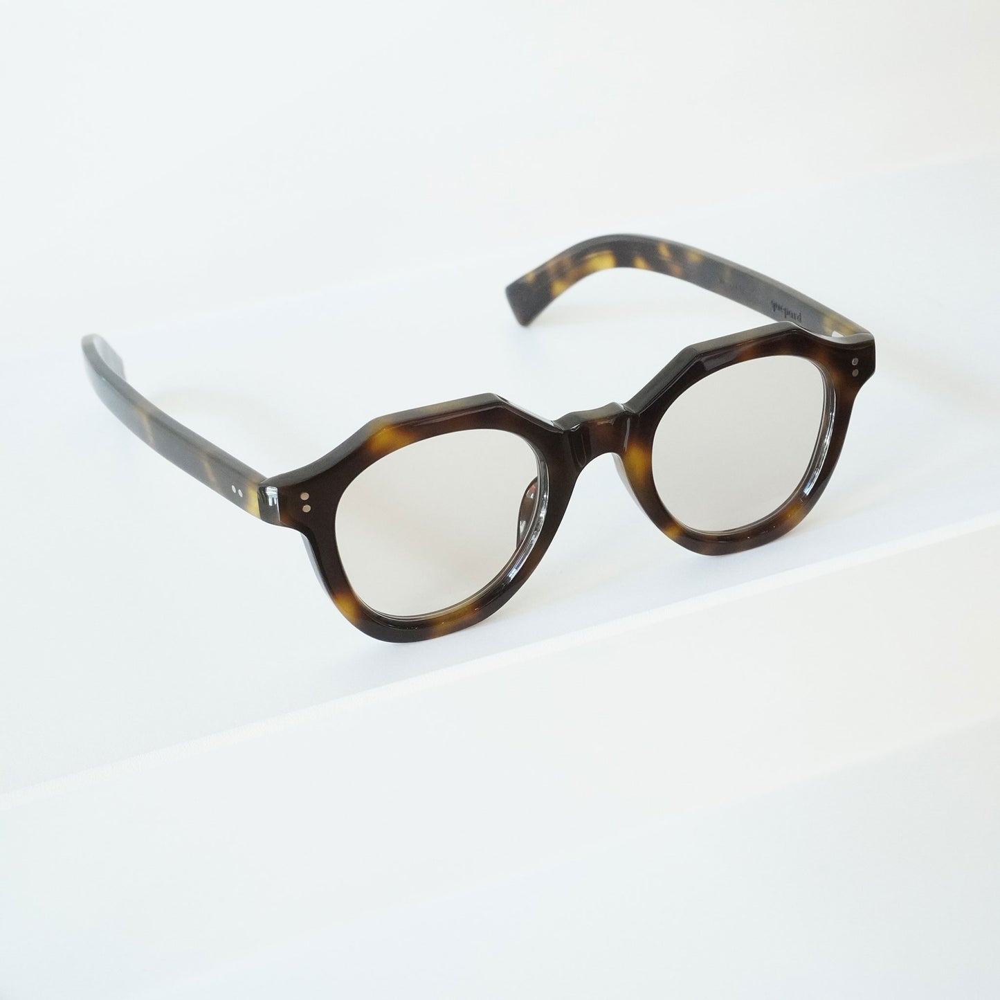 GP-02 (écaille jaune - Lens: BROWN)