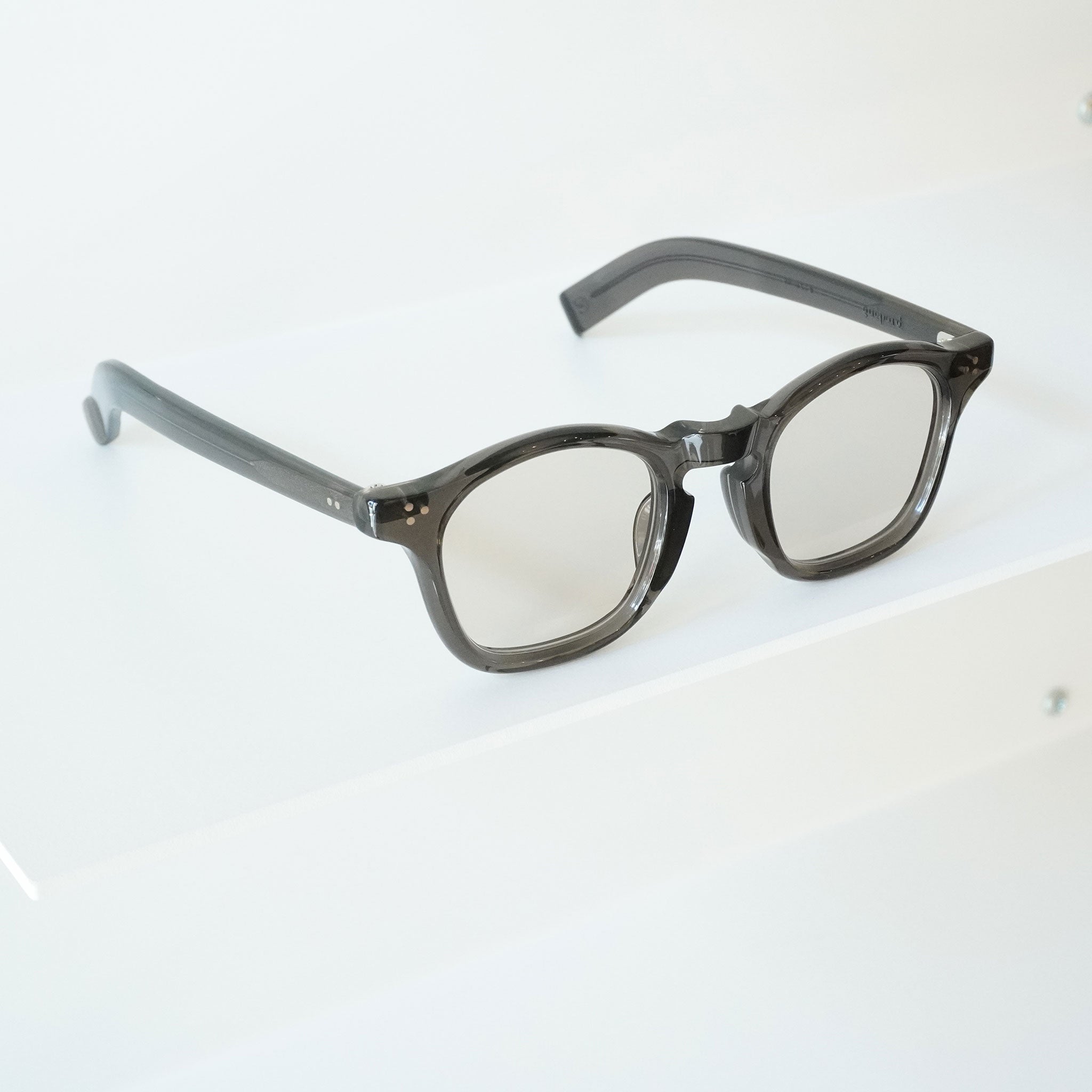 guepard  Gris ギュパール サングラス ポーチ付き guepard / gp-02 / gris - Light Green Flat lenses クリア