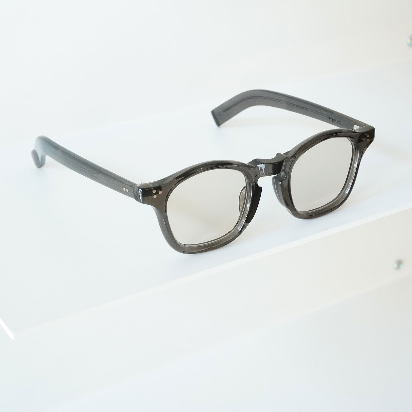 GP-05 (gris - Lens: BROWN)