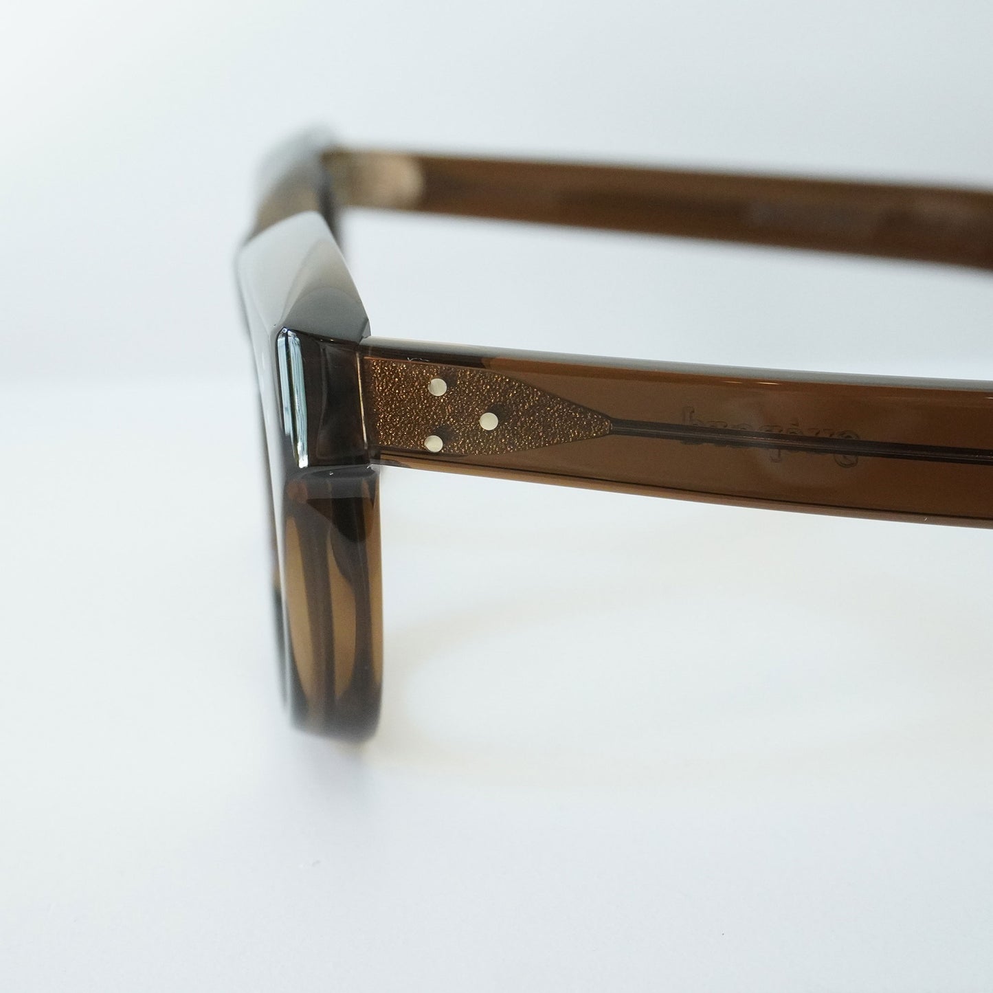 GP-36 (whisky - Lens: CLEAR)