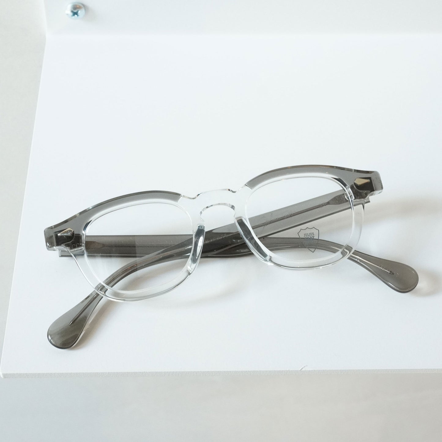 AR 44□22 (Gray Crystal Brow)