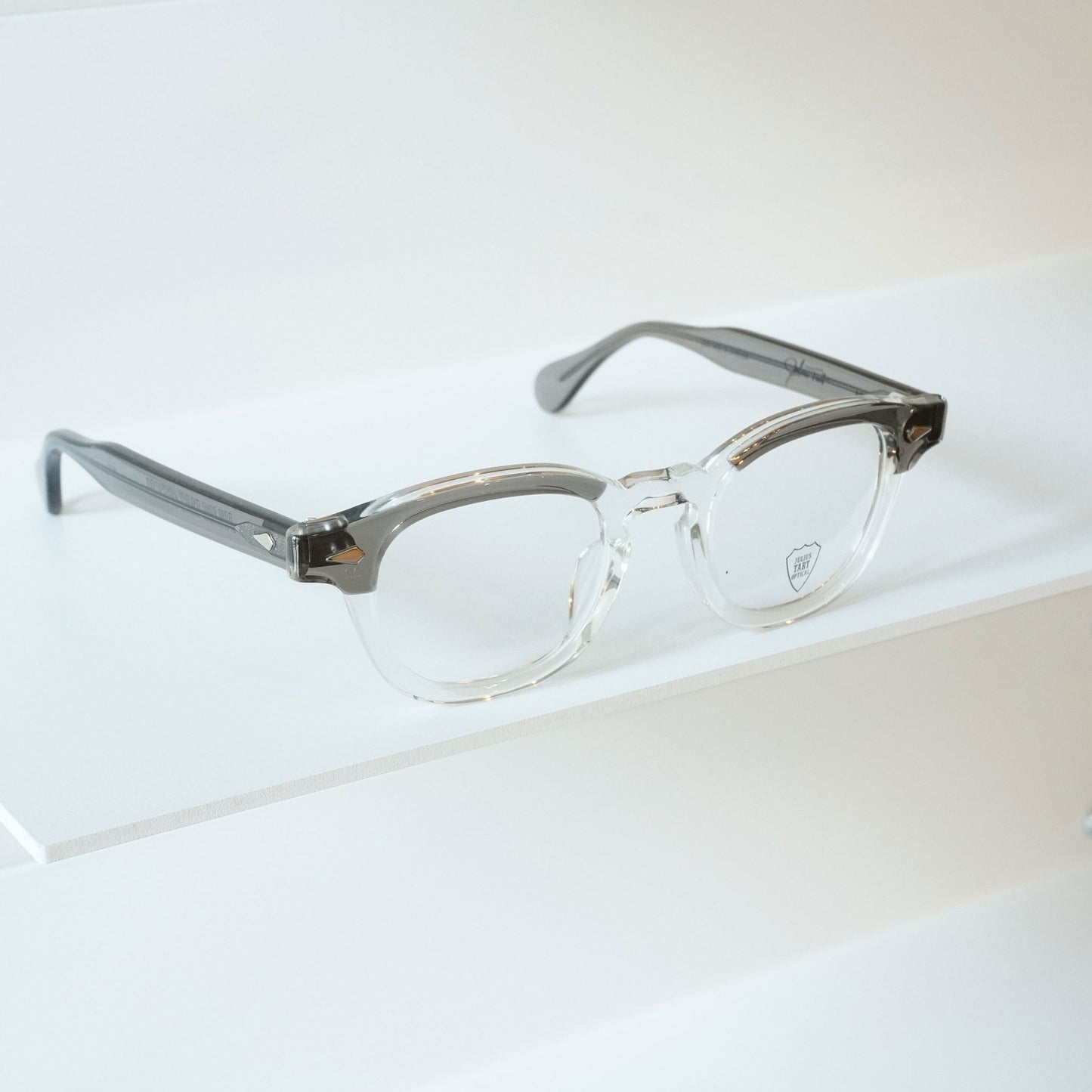 AR 44□22 (Gray Crystal Brow)