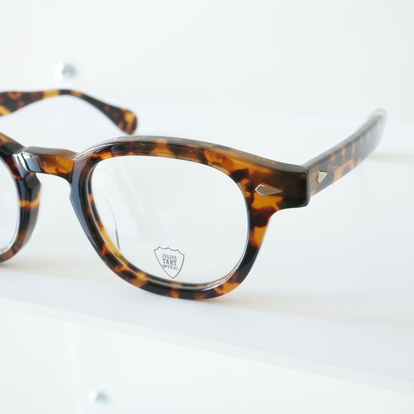 AR 46□22 (TORTOISE)