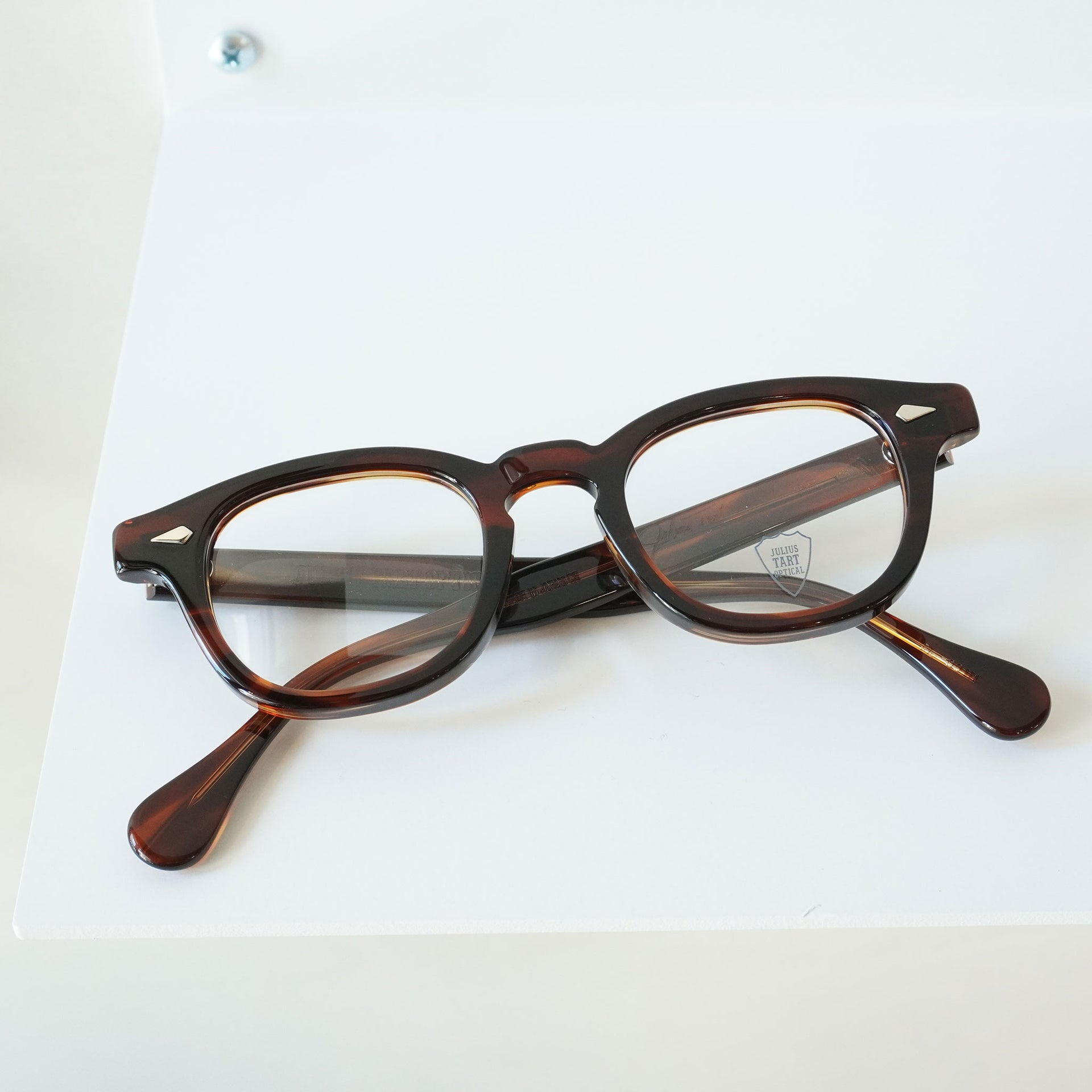 juliustartoptical_ar_44_22_dem 