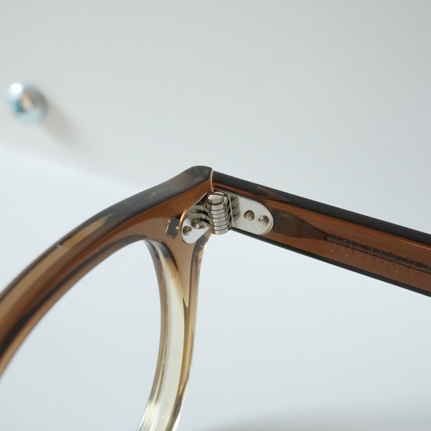 AR 46□22 (BROWN GRADIENT)