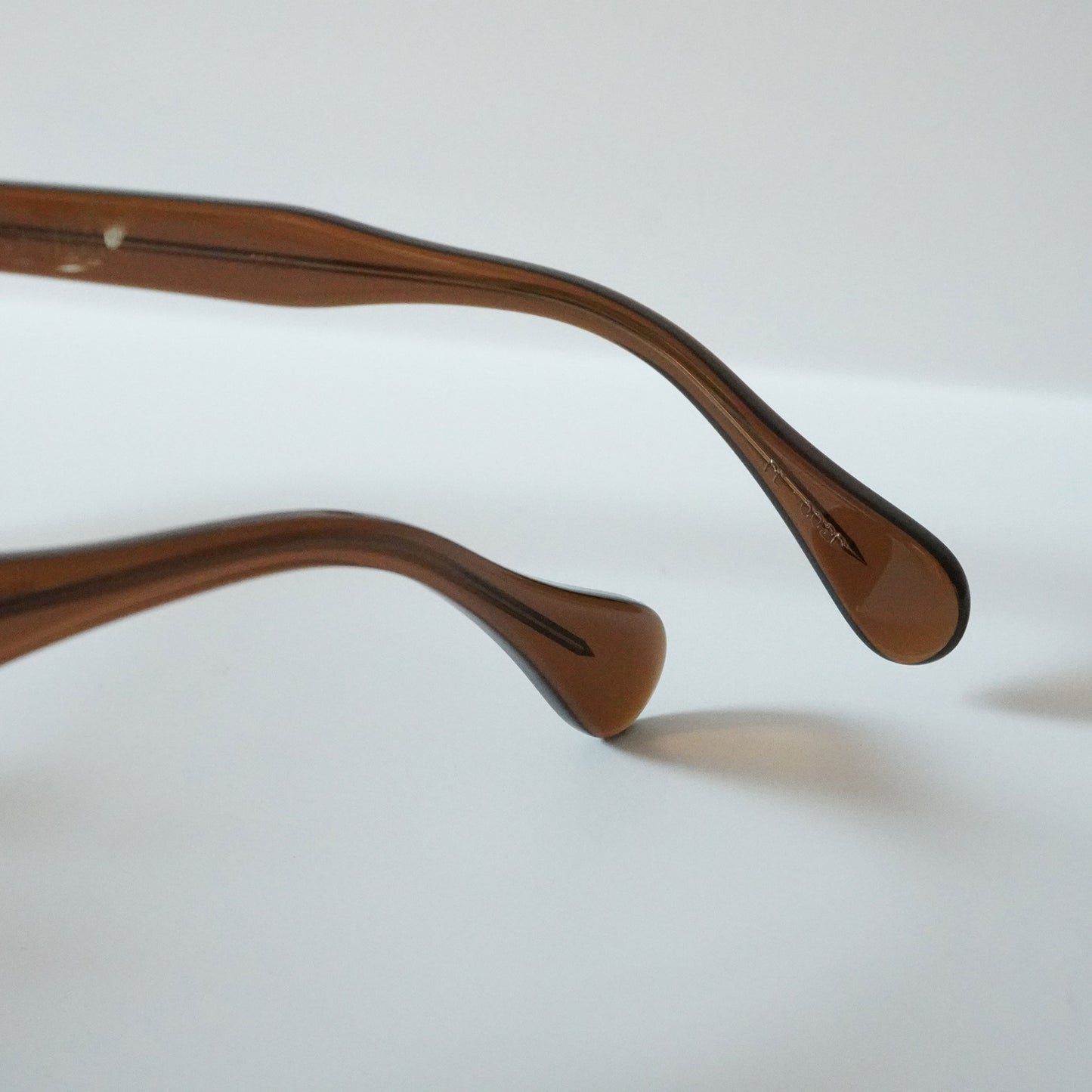 AR 46□22 (BROWN GRADIENT)