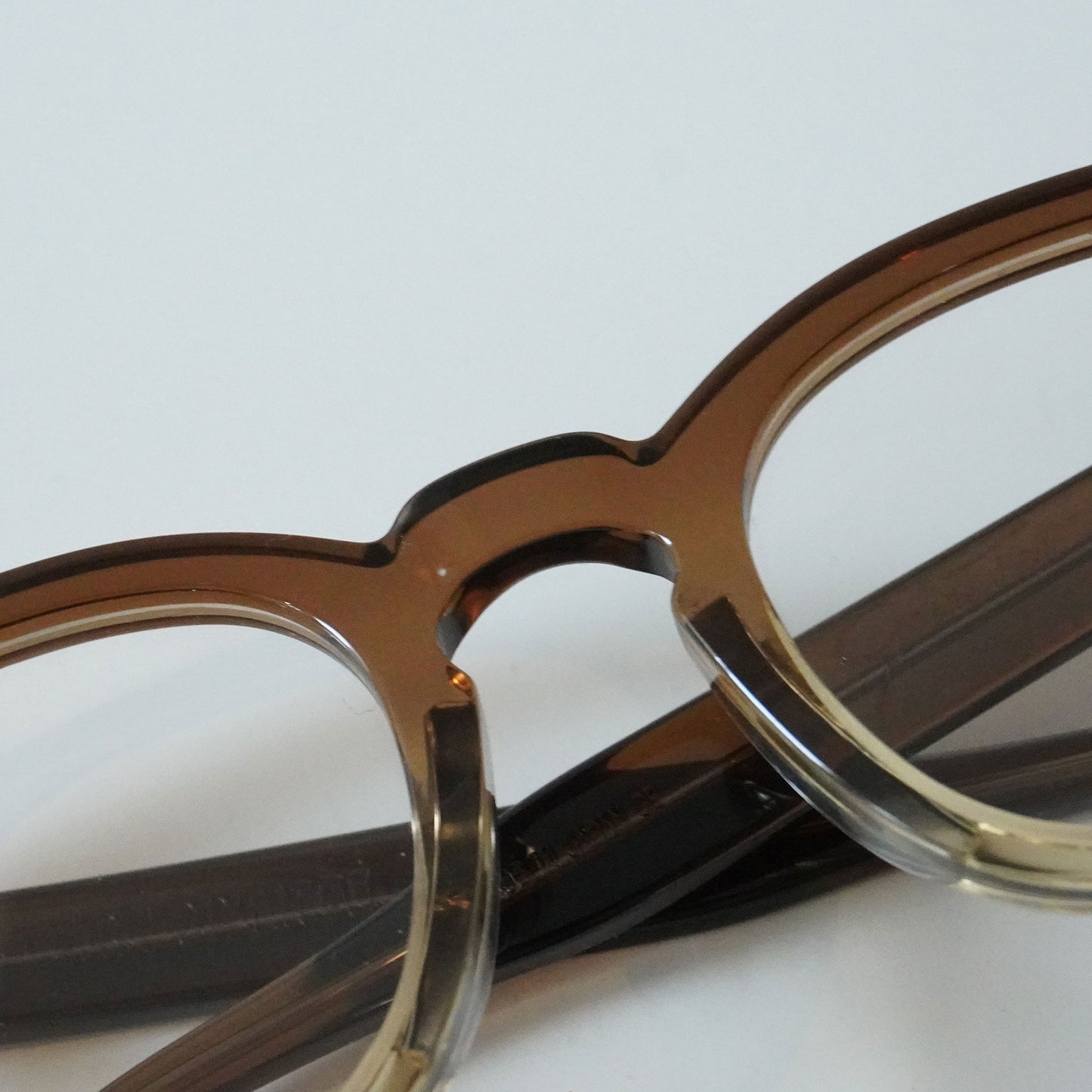 AR 46□22 (BROWN GRADIENT)