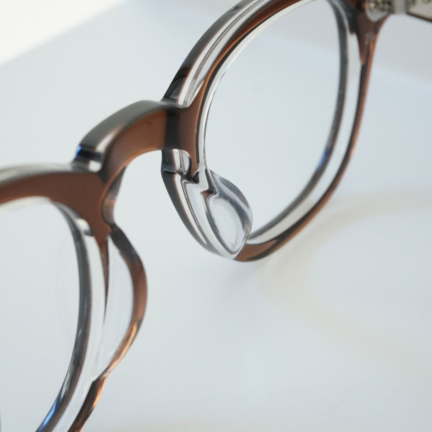 AR 46□24 (BROWN CRYSTAL2)