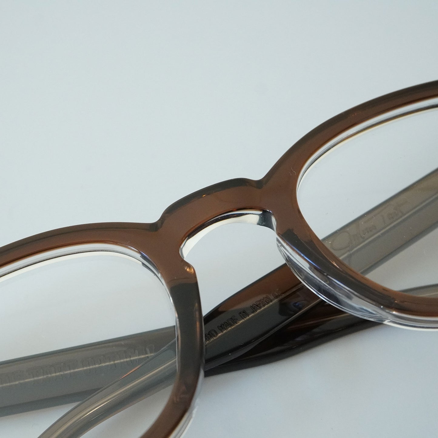 AR 46□24 (BROWN CRYSTAL2)