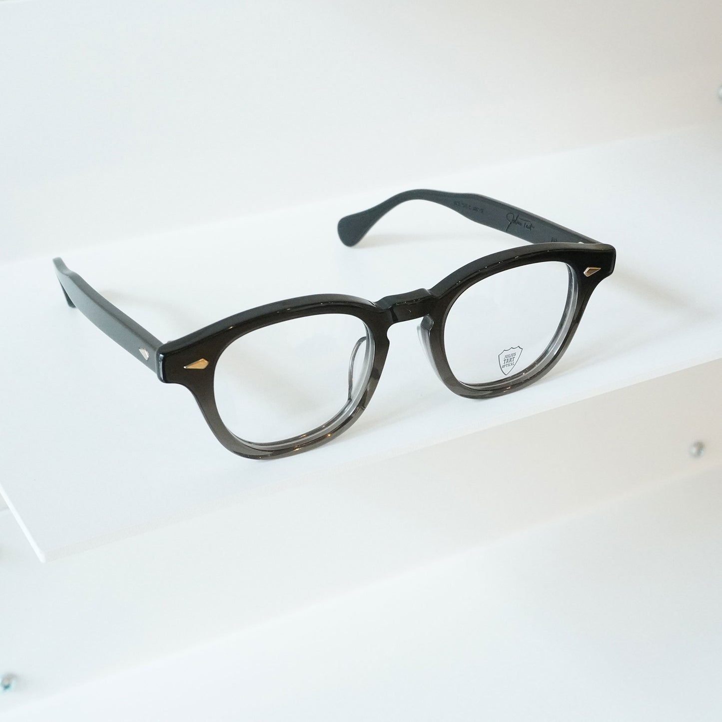 AR 48□22 (DARK BLACK FADE)