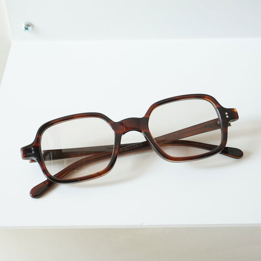 T-SQUARE (DEMI AMBER)