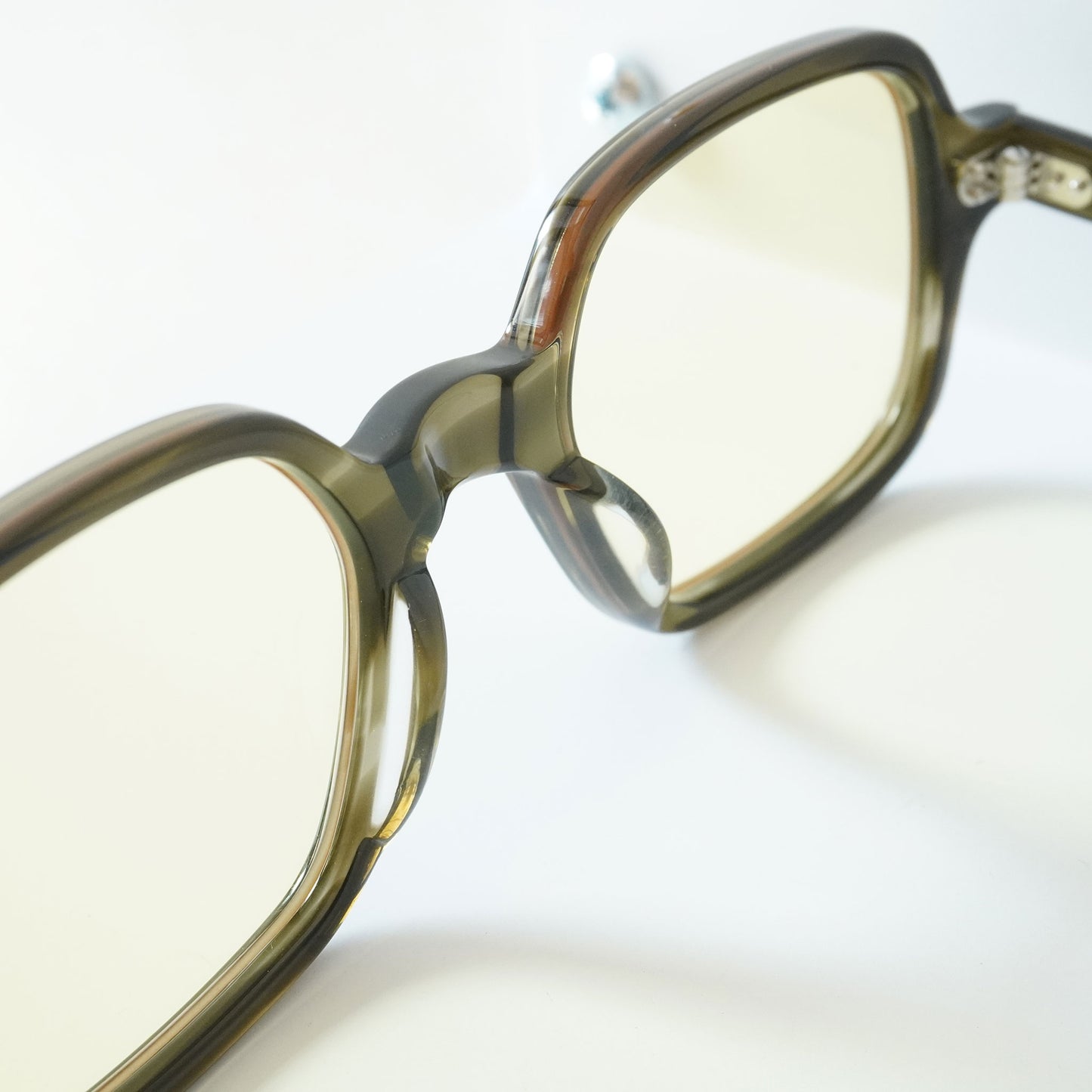 T-SQUARE (OLIVE GREEN SASA)