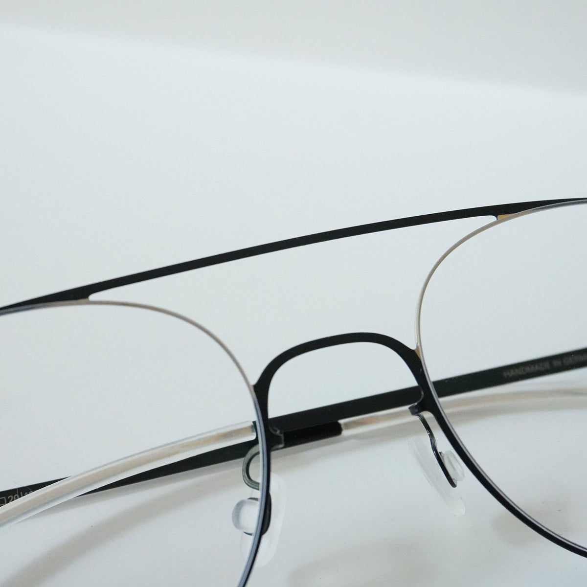 ALVI (GOLD JET BLACK)