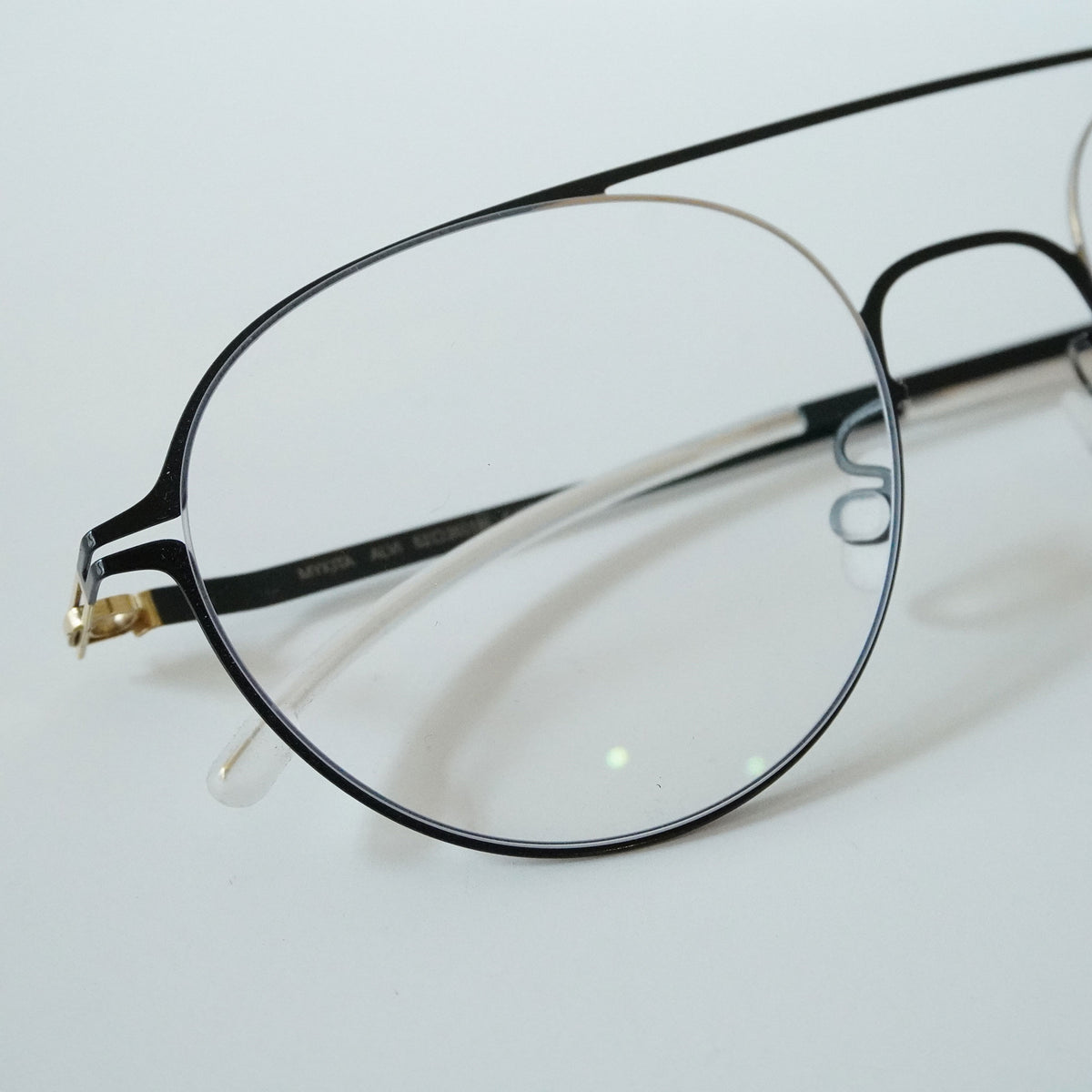 ALVI (GOLD JET BLACK)