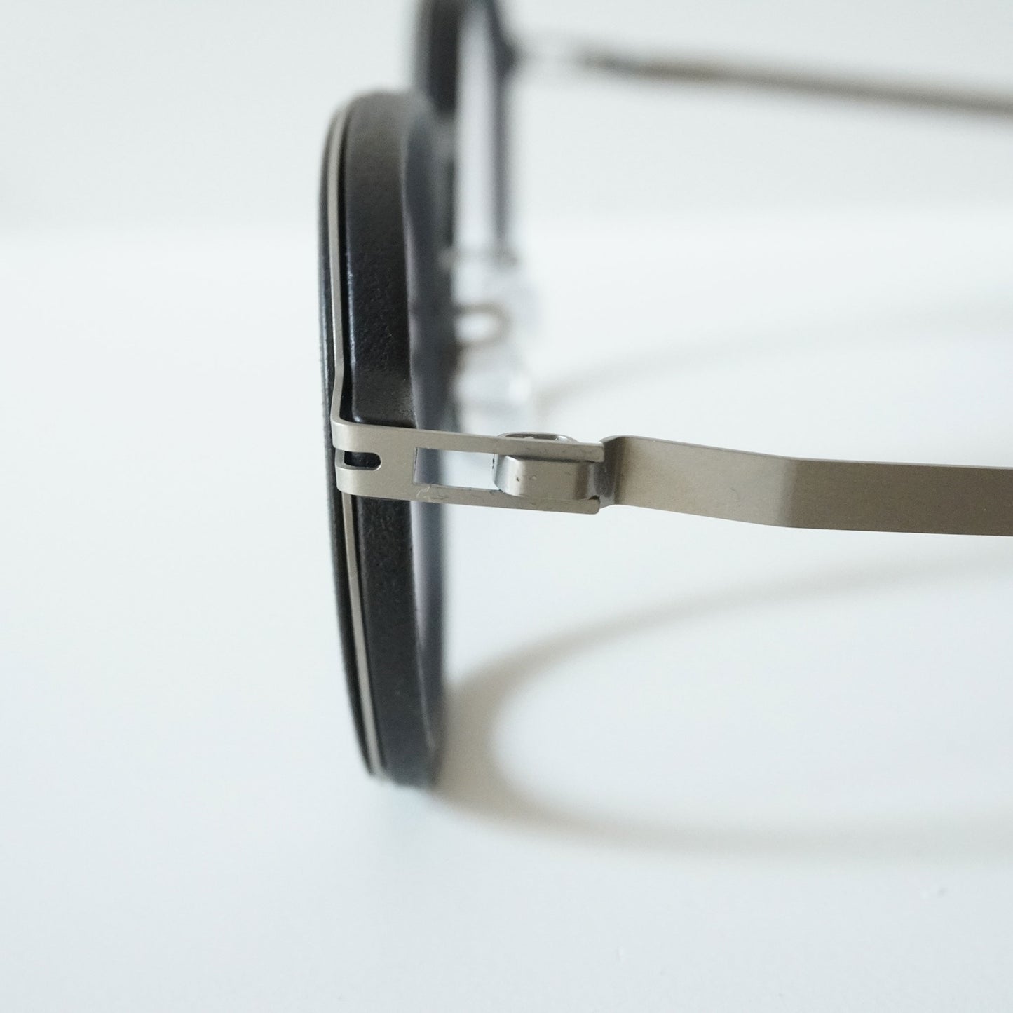 BIRCH (PITCH BLACK/MATTE SILVER)