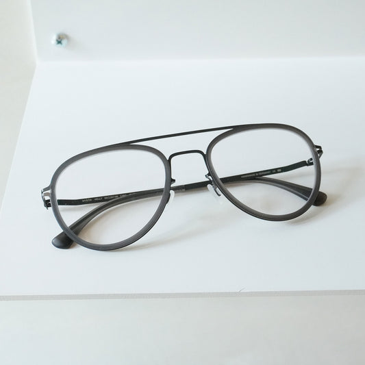 HELLY (BLACK / CHILLED R CLEAR ASH)
