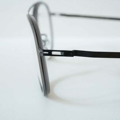 HELLY (BLACK / CHILLED R CLEAR ASH)