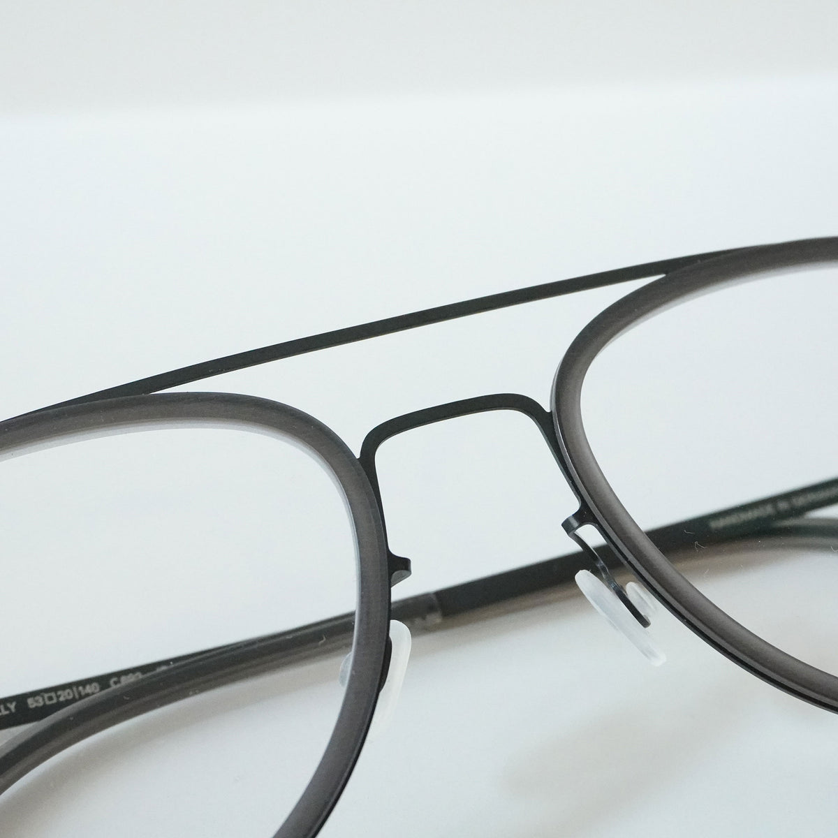 HELLY (BLACK / CHILLED R CLEAR ASH)