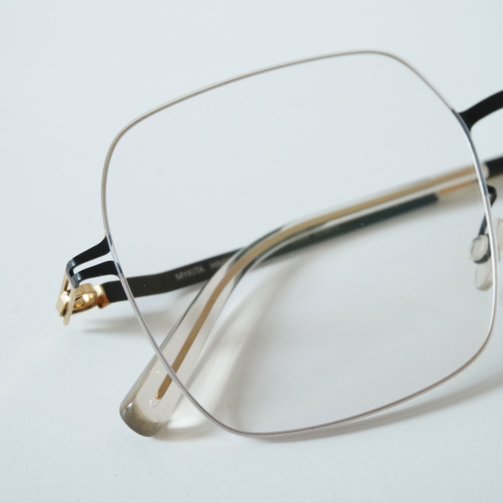 MYKITA マイキータ / HIMIKO / BLACK/GLOSSY GOLD / メガネ – KRANC