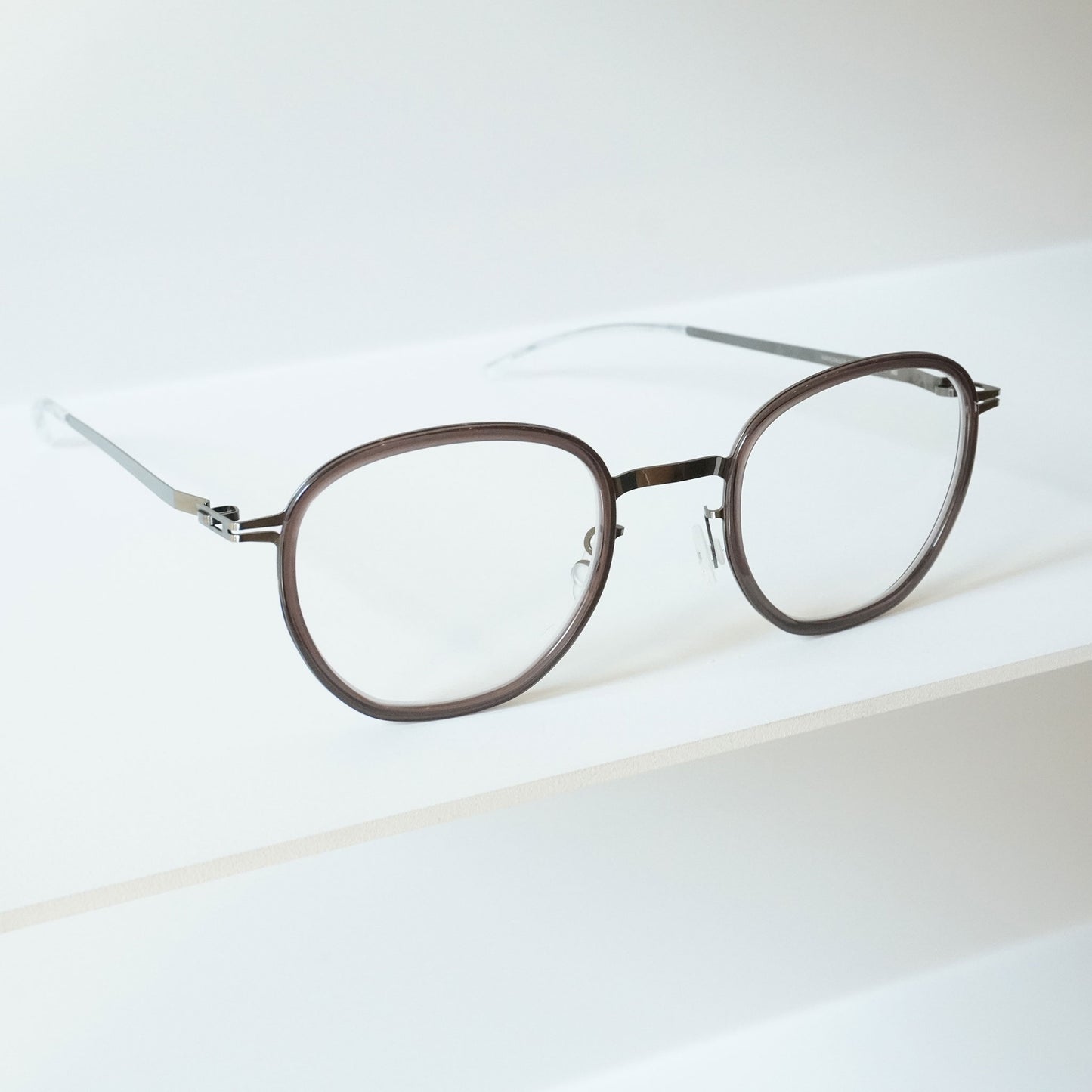 KIVA (SHINYGRAPHITE/MAROON)