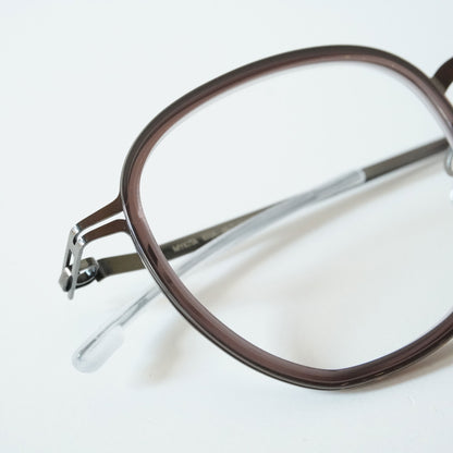 KIVA (SHINYGRAPHITE/MAROON)