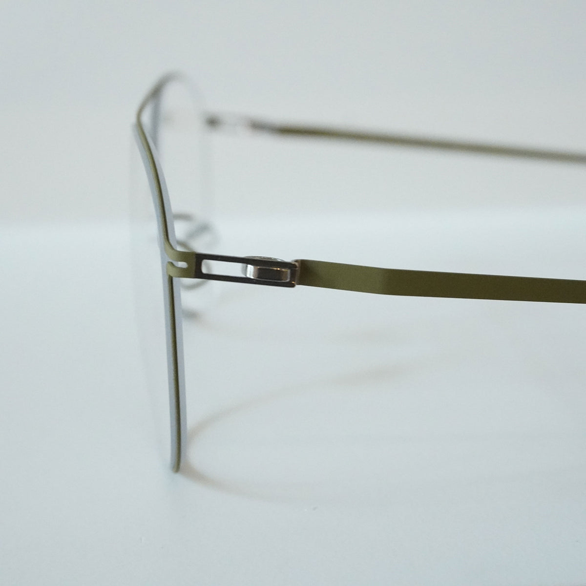 NIKEN (MATTE DARK OLIVE)