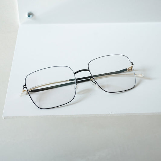 SILIA (Jet Black)