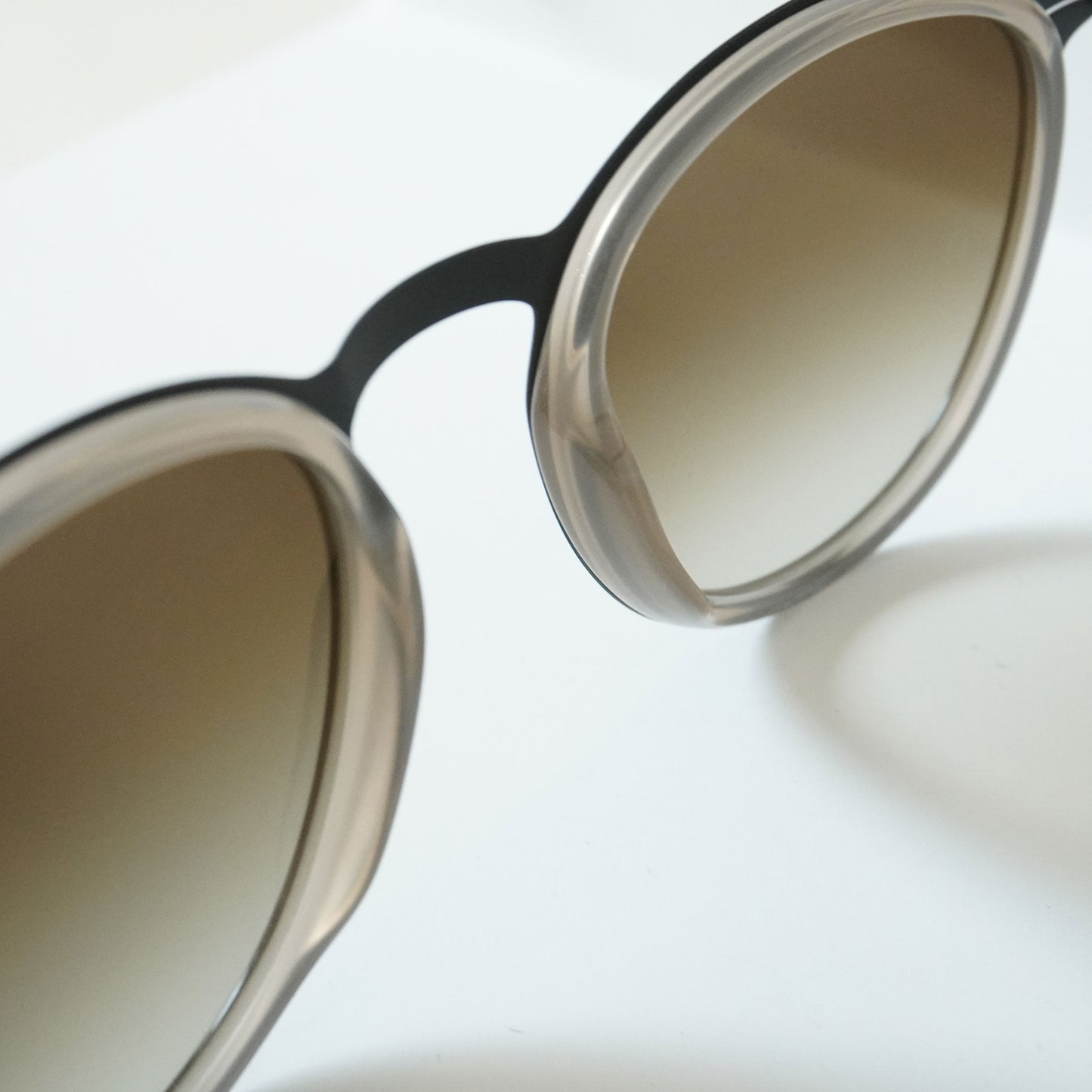 SIWA (BLACK/TAUPE RAWBROWN GRADIENT)