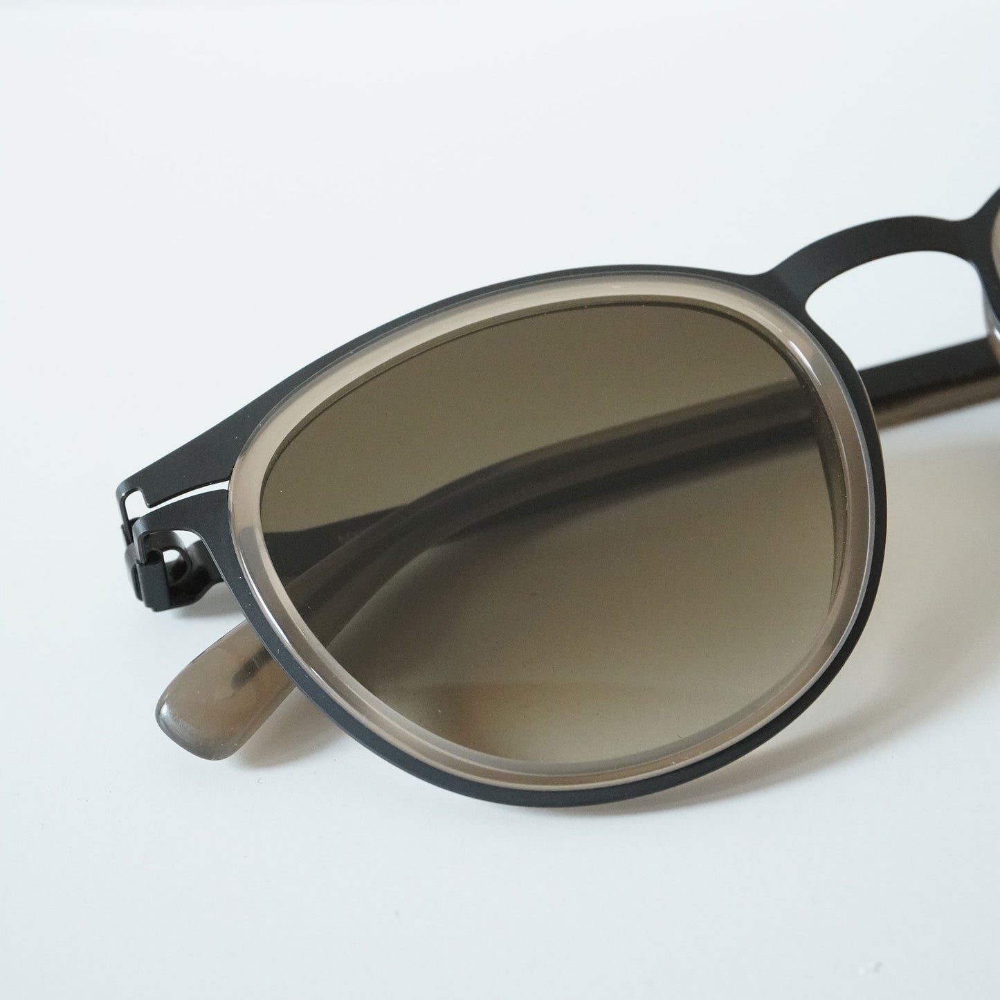 SIWA (BLACK/TAUPE RAWBROWN GRADIENT)