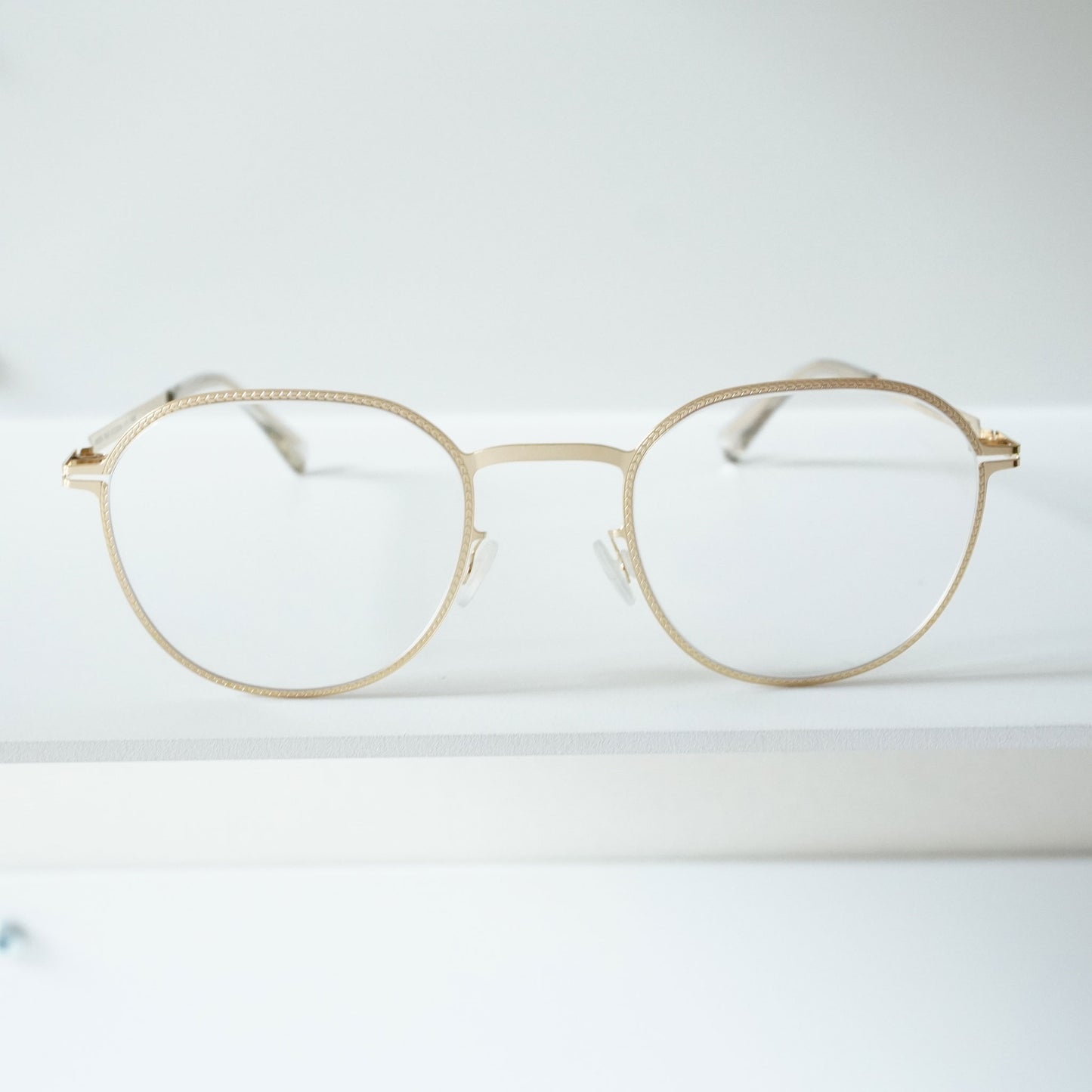 TALVI (GLOSSY GOLD)