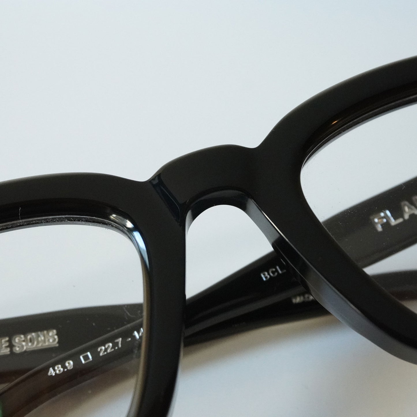 FLANERY (BLACK CRYSTAL)