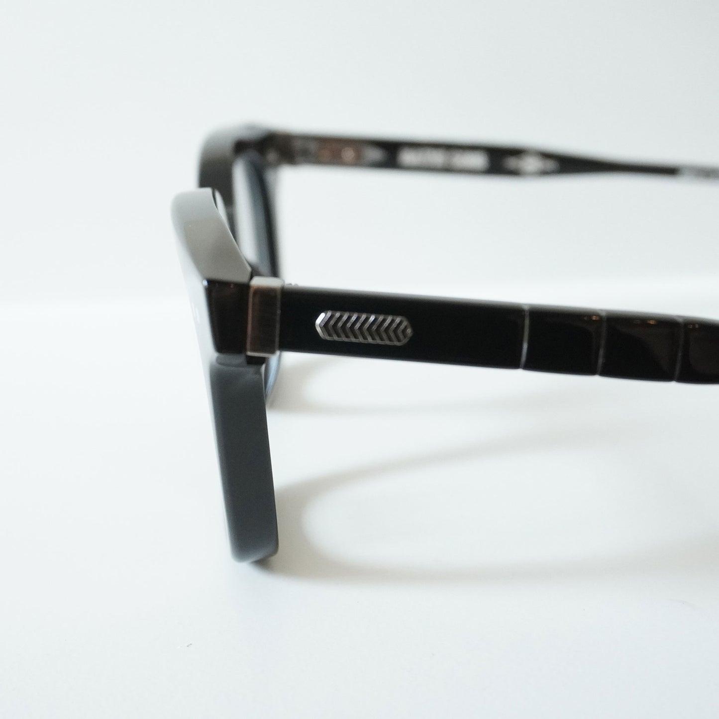 RAMS (BLACK CRYSTAL)