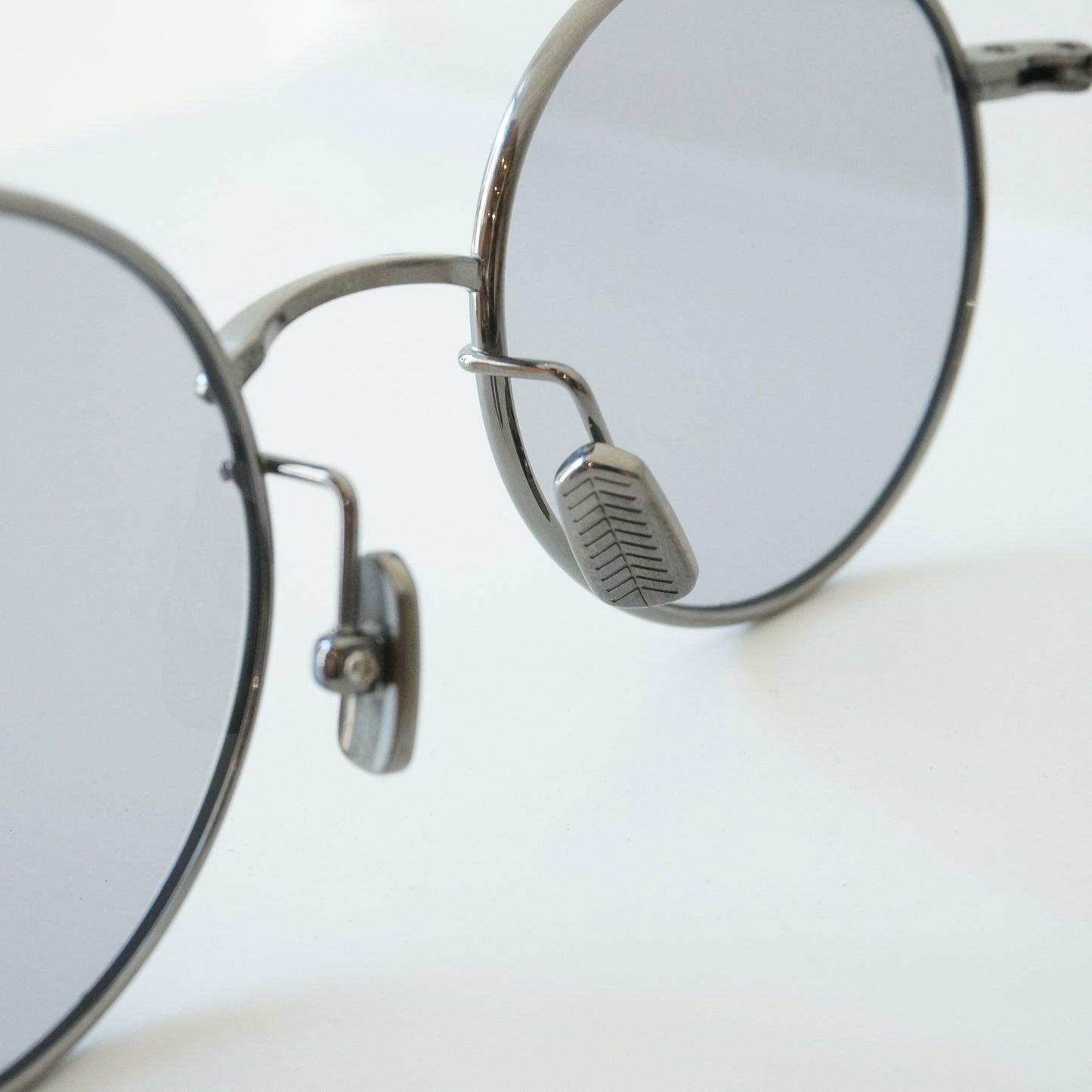 SEEGER (ANTIQUE SILVER)