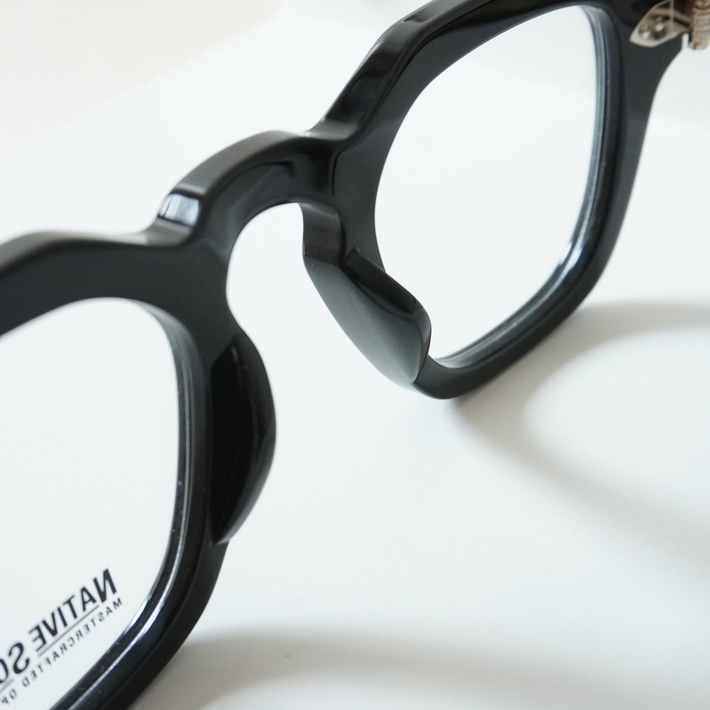 USONIA (BLACK)
