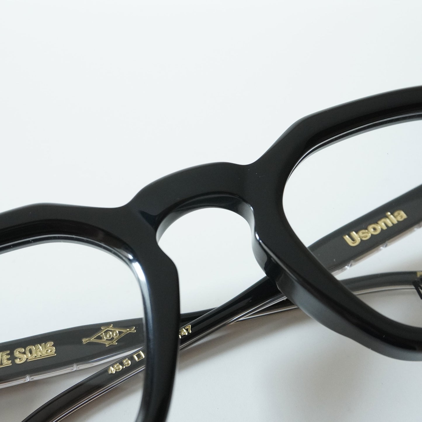 USONIA (BLACK)