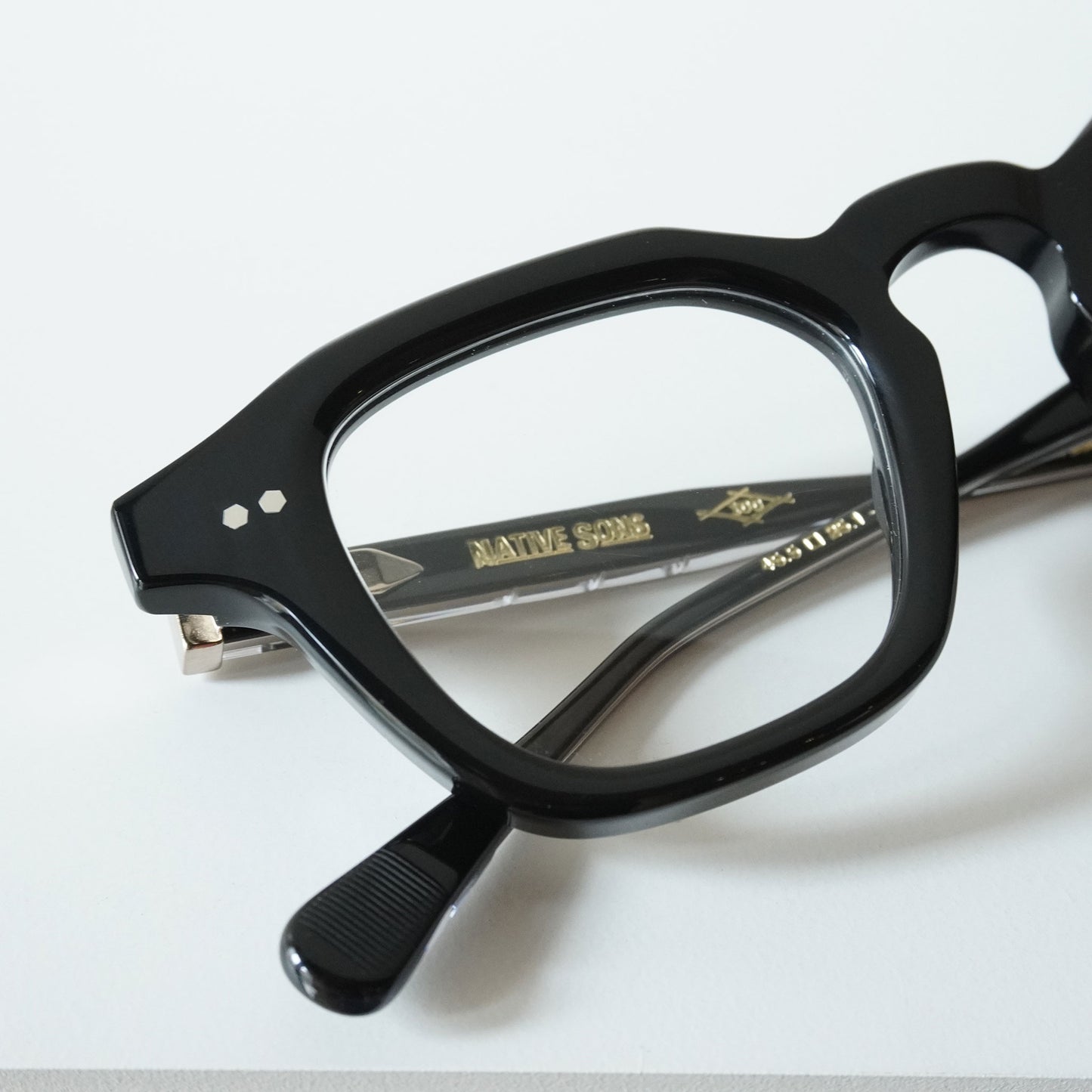 USONIA (BLACK)