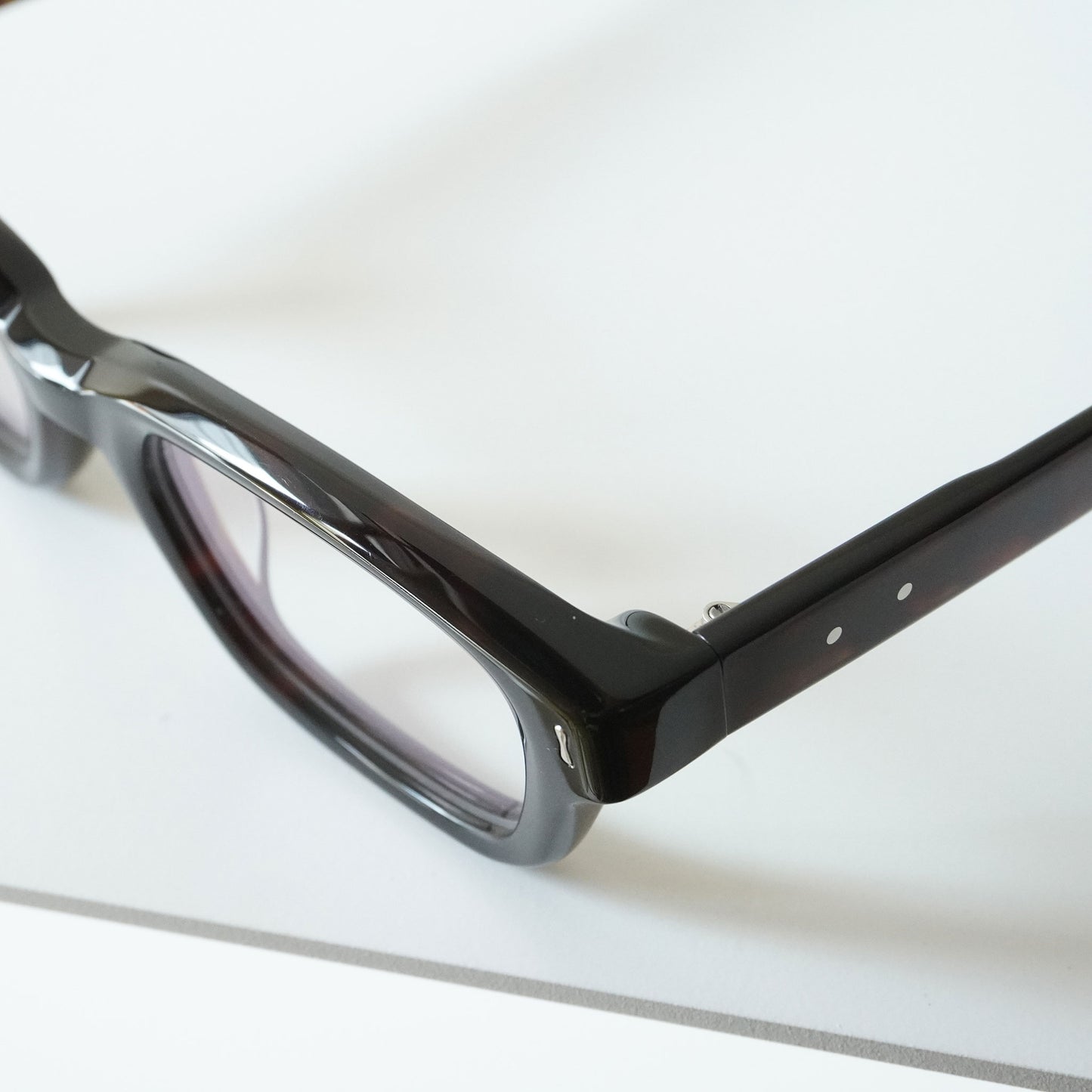 ECLAIREUR (DARK SHELL)